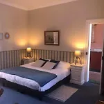ゲストハウス Le Domaine Du Moulin Foulon Essay