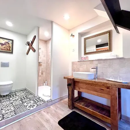 Le Domaine Du Moulin Foulon 3*