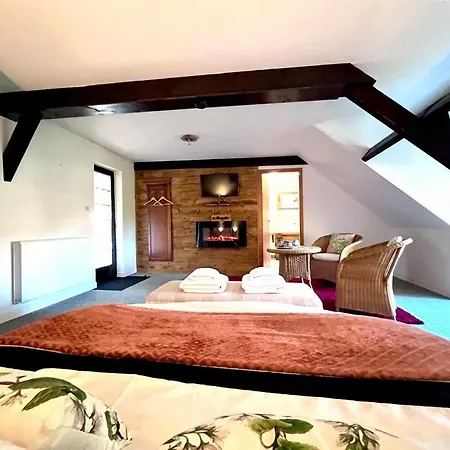 Guest house Le Domaine Du Moulin Foulon Essay
