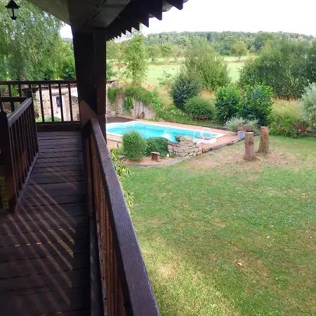 Le Domaine Du Moulin Foulon * Essay