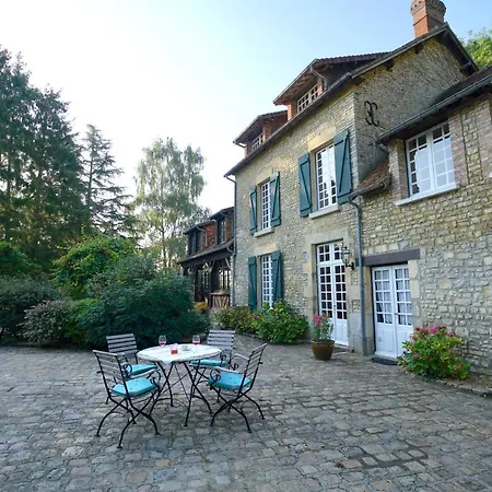 Le Domaine Du Moulin Foulon Essay