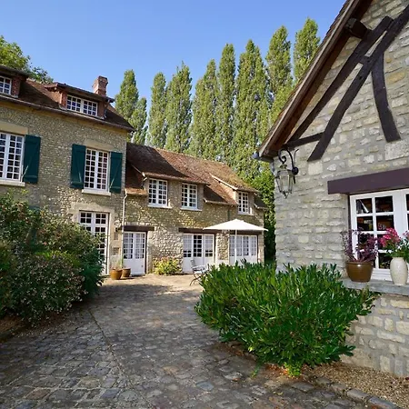 Le Domaine Du Moulin Foulon Guest house