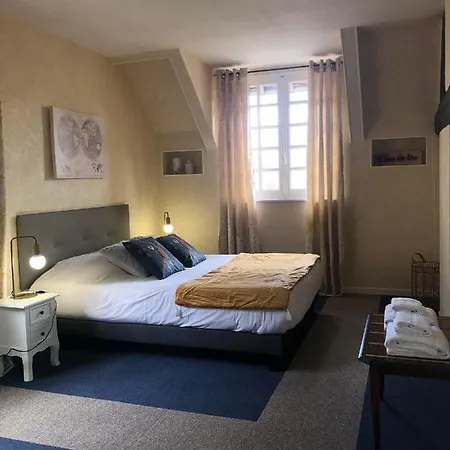 Le Domaine Du Moulin Foulon Guest house