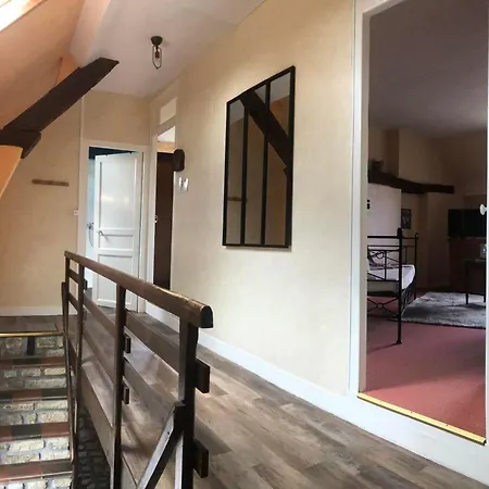 Le Domaine Du Moulin Foulon 3* Essay