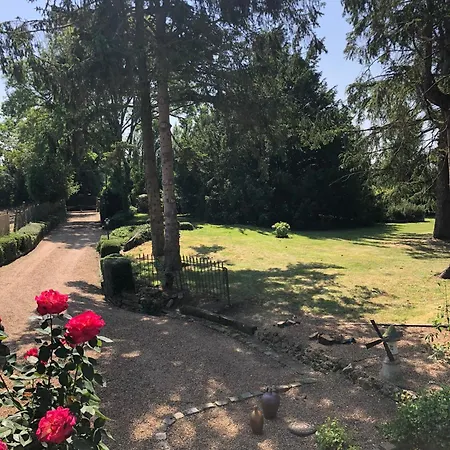 Le Domaine Du Moulin Foulon Guest house *