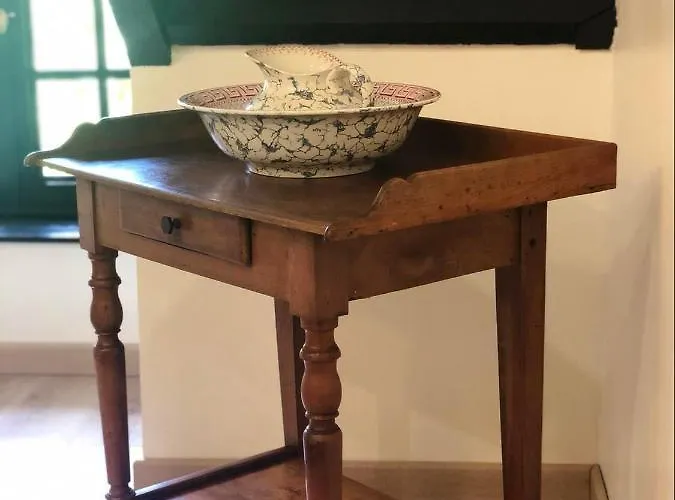 Le Domaine Du Moulin Foulon Casa de hóspedes Essay