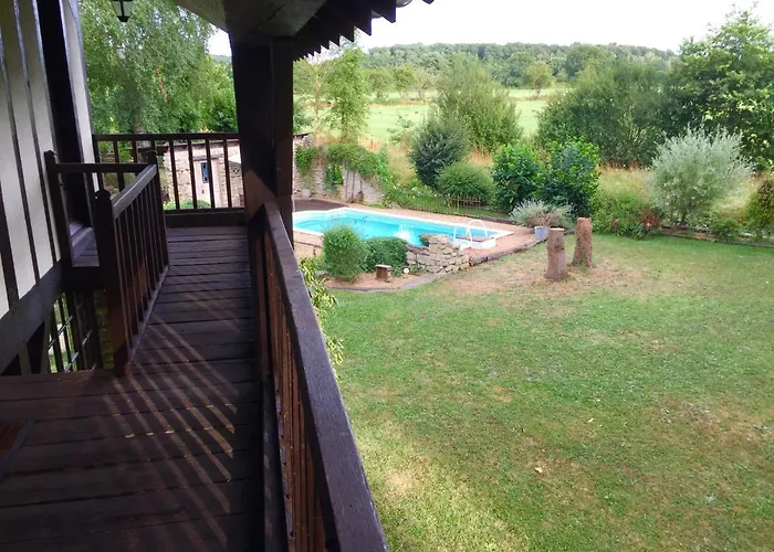 Le Domaine Du Moulin Foulon 3* Essay